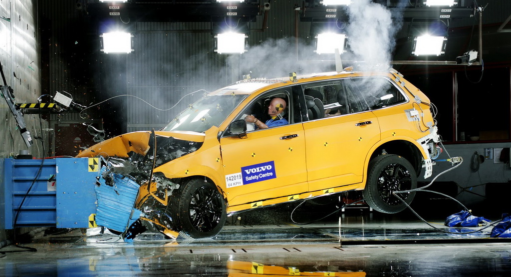 ไม่เคยมีใครตายในรถ Volvo XC90 ที่สหราชอาณาจักรมากว่า 16 ปีแล้ว