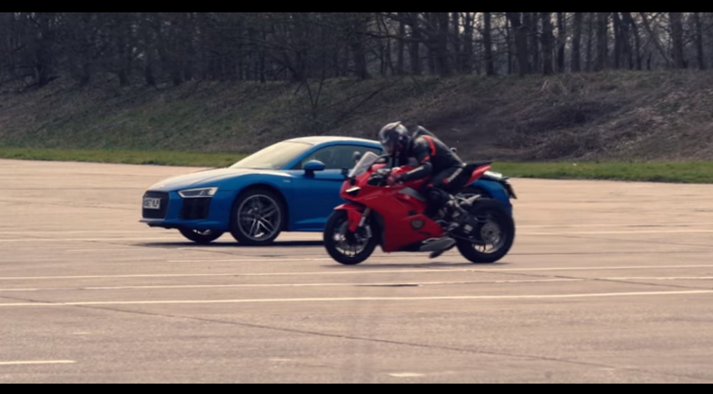 Ducati Panigale V4 ท้าดวล Audi R8