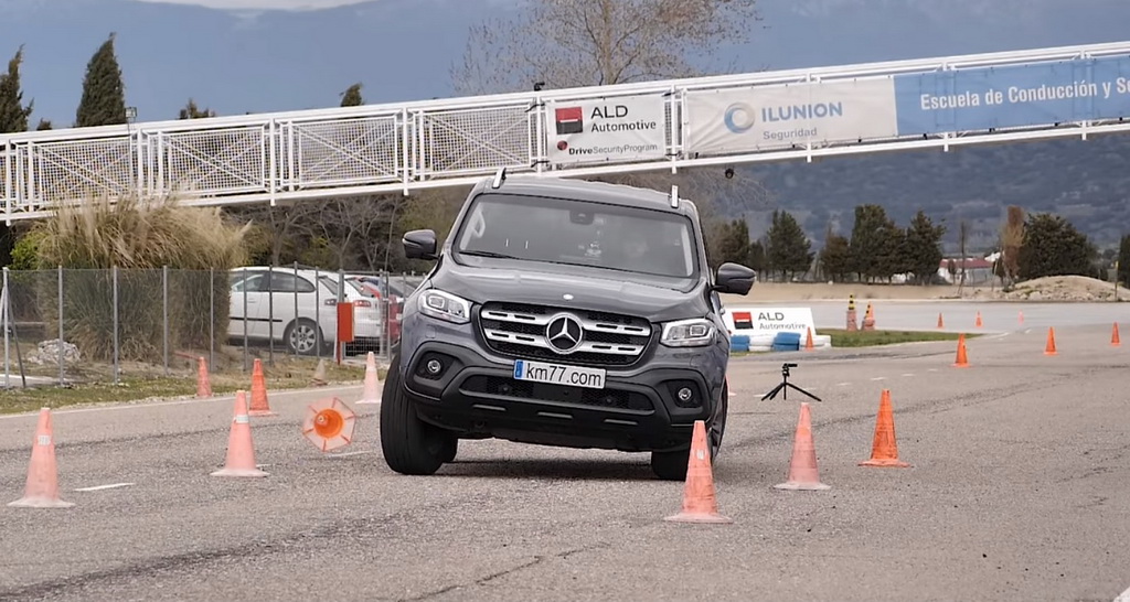 Mercedes X-Class 2018 กับการทดสอบ Moose Test และ slalom