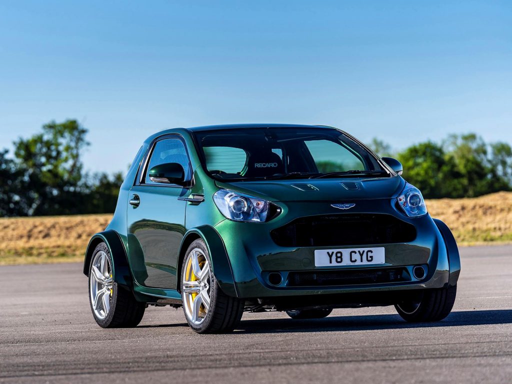 เมื่อเอาซิตี้คาร์ของโตโยต้า มาลงเครื่อง Vantage S จนกลายเป็น Aston Martin Cygnet 8 สูบ 430 แรงม้า