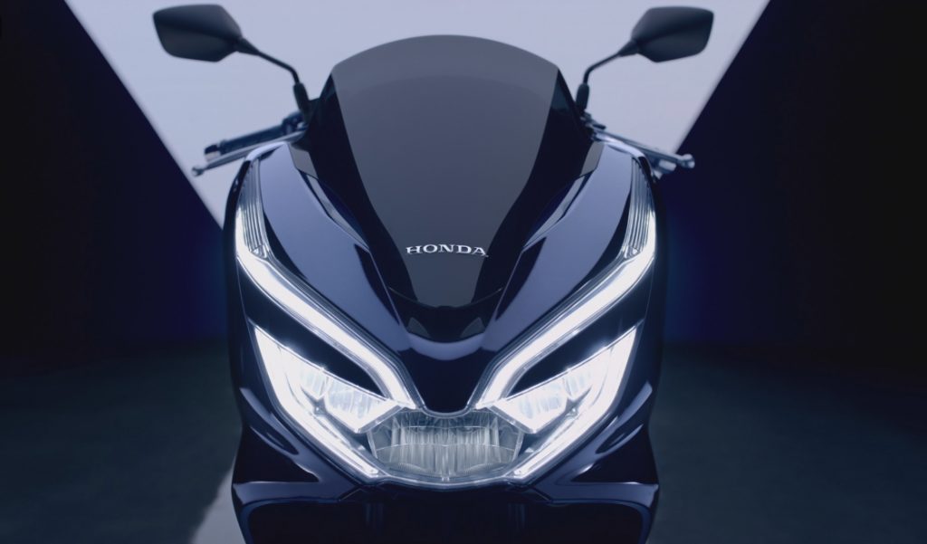 Honda มาเหนือขั้น เปิดตัวสองล้อไฮบริดรุ่นแรกในโลก อย่าง PCX Hybrid แรงกว่าเดิม เพิ่มเติมคือแบตลิเทียมไอออน