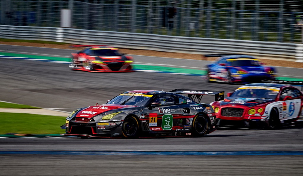 นิสสันคว้าแชมป์รุ่นจีที 300 ในการแข่งซูเปอร์ จีที (Super GT) สนามประเทศไทย