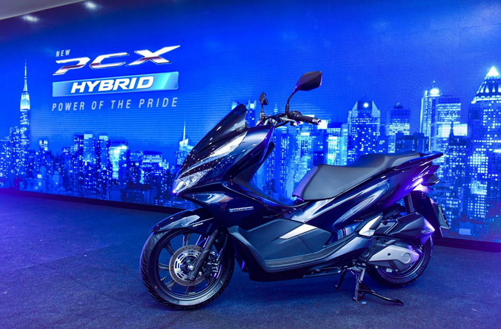 Honda PCX Hybrid 2018 ใหม่ มอเตอร์ไซค์พลังไฮบริด เคาะราคาขายแล้วที่ 99,900 บาท!