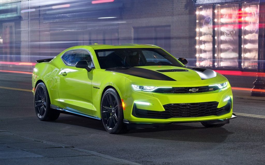 สีมันจะร้อนแรงไปนะ Chevrolet Camaro SS Shock ที่จัดสีเขียวสดมาอย่างแจ่ม