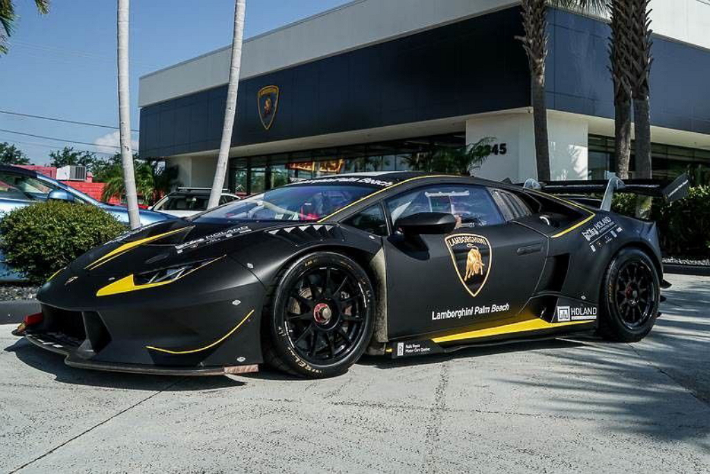 ไม่น่าเชื่อว่า Huracan Super Trofeo Racer คันนี้ จะมีราคาเพียงครึ่ง ของเวอร์ชั่นที่วิ่งบนถนน