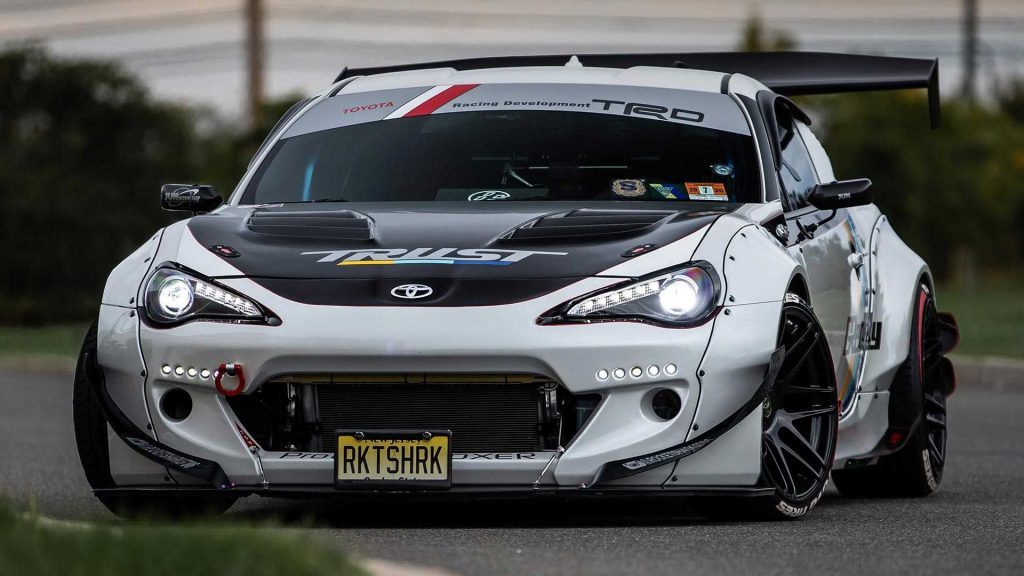 Toyota 86 กับชุดแต่งสุดล้ำ จาก Rocket Bunny ที่ทำให้ตัวรถกว้าง สปอร์ต จัดจ้านขึ้น