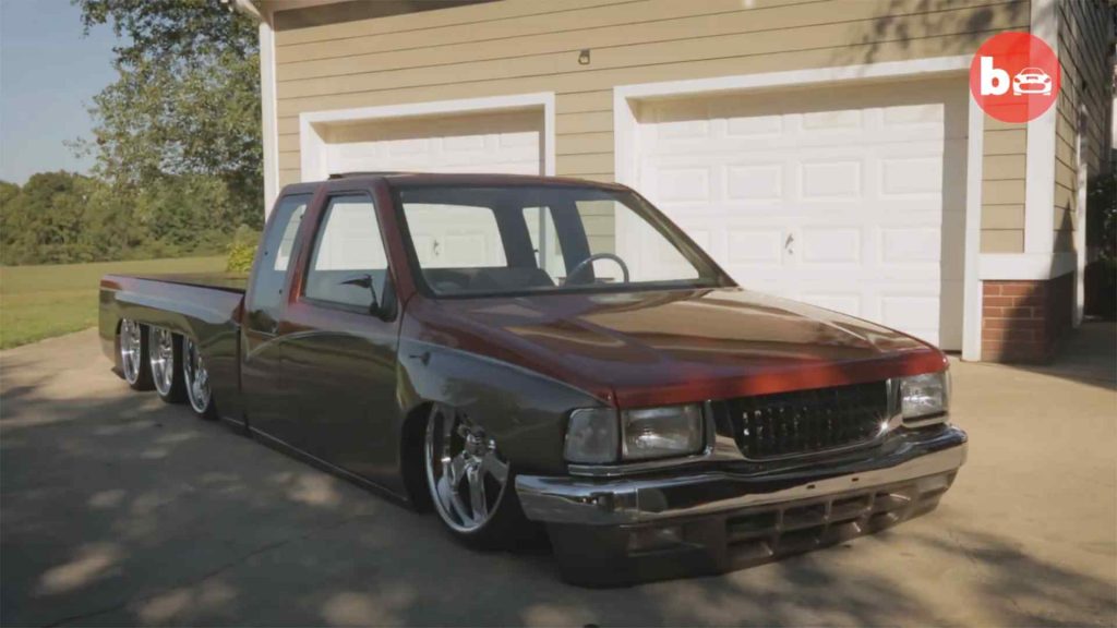 เมืองนอกจับกระบะ Isuzu ปี 1989 มาเปลี่ยนเป็นรถ 8 ล้อ ยัดเครื่อง V8 อย่างเทพ