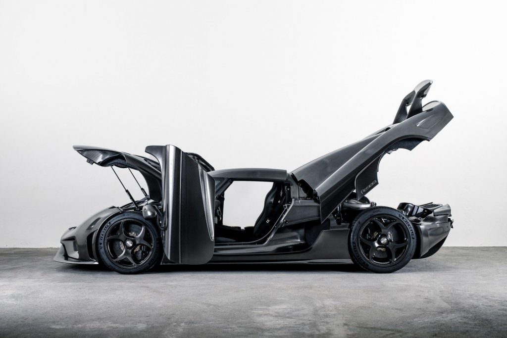 มาดมาเหนือ Koenigsegg Regera กับชุดแต่งภายนอก ที่ทำมาจากเส้นใยคาร์บอนไฟเบอร์บริสุทธิ์