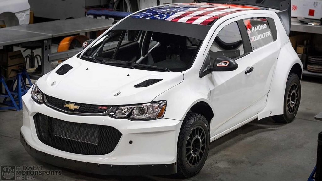 พีคสุดๆ จับ Chevrolet Sonic มาโมดิฟายเป็นรถแข่ง กำลังกว่า 403 แรงม้า