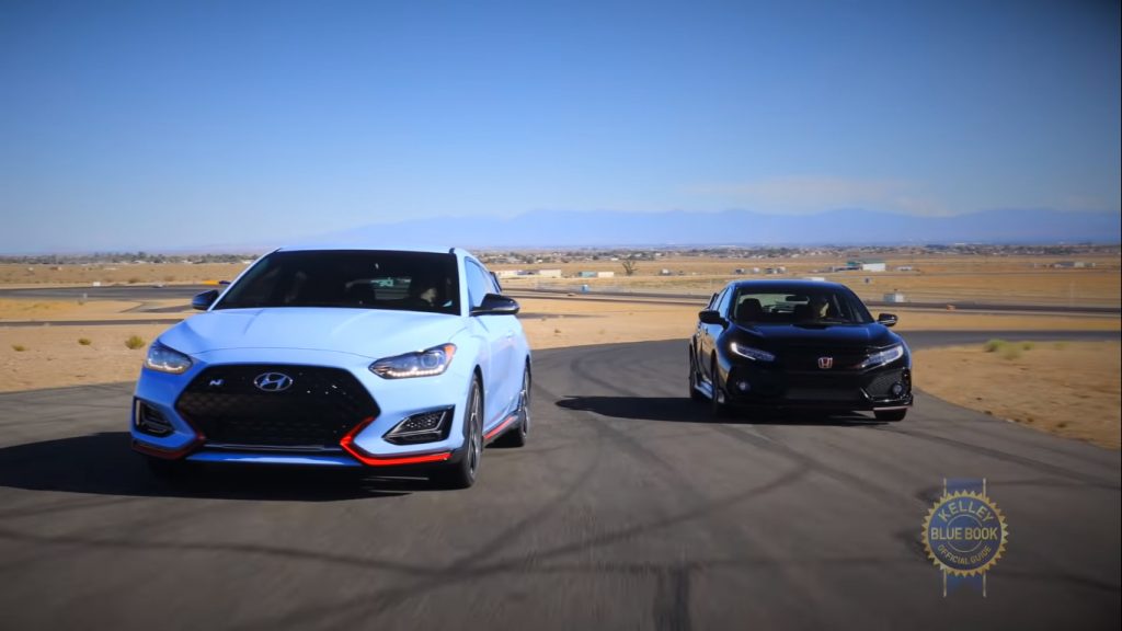 จับฮ็อตแฮทช์ รถแฮทช์เเบ็กตัวจี๊ด มาเทียบกันตัวๆ ระหว่าง Hyundai Veloster N และ Honda Civic Type R ว่าคันไหนสุดกว่ากัน