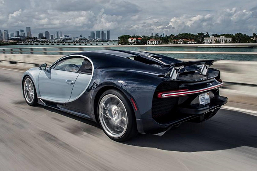 ตามไปสัมผัสความเร็วของ Bugatti Chiron ที่เหยียบไปถึง Top Speed ด้วยความเร็ว 261 ไมล์ต่อชั่วโมง