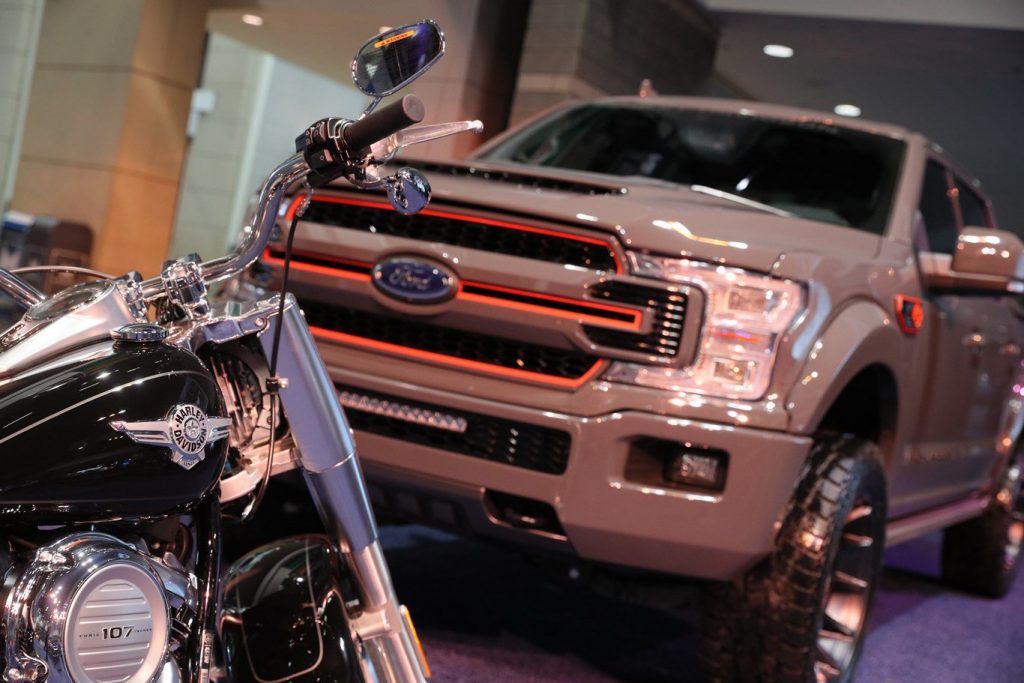 รถกระบะ Ford F-150 รุ่นพิเศษ Harley-Davidson 2019 มาพร้อมกับชุดแต่งที่จ๊าบขึ้น