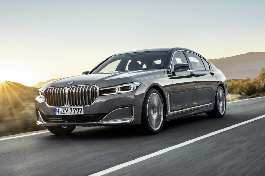 สมฐานะรุ่นใหญ่ เมื่อมีข่าวว่า BMW 7 Series รุ่นใหม่ จะมาพร้อมกับเครื่องยนต์ V8 และ V12