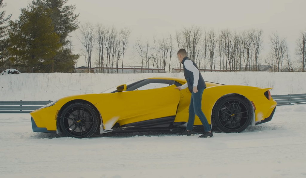 ยอมใจเลยจริงๆ เมื่อหนุ่มน้อยวัย 14 ปี ควบ Ford GT ดริฟท์บนหิมะ ฝีมือใช่เล่นนะเนี้ย