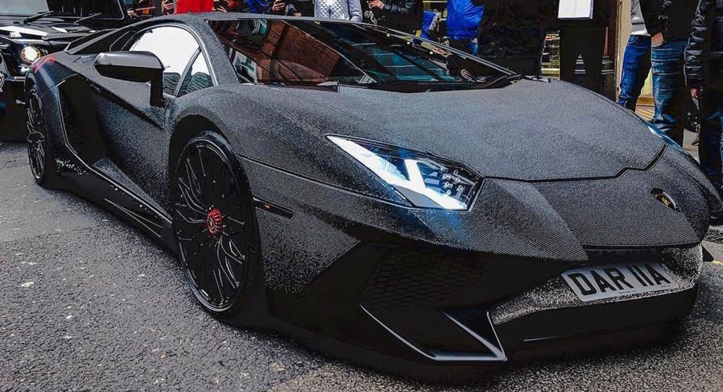 รวยเหลือๆ สาวรัสเซียเจ้าของ Aventador SV ใจถึงจัดคริสตัล Swarovski ประดับรอบคันเป็นล้านๆ เม็ด