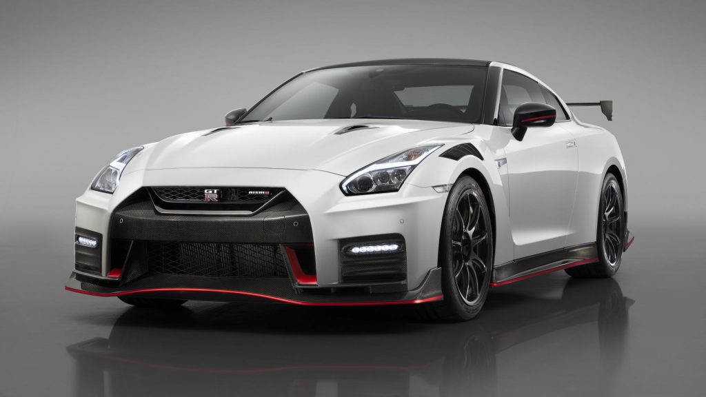 Nissan GT-R Nismo ที่เปิดตัววันครบครอบ 50 ปี ใช้ตัวถังคาร์บอนลดน้ำหนักไปกว่า 10 โล