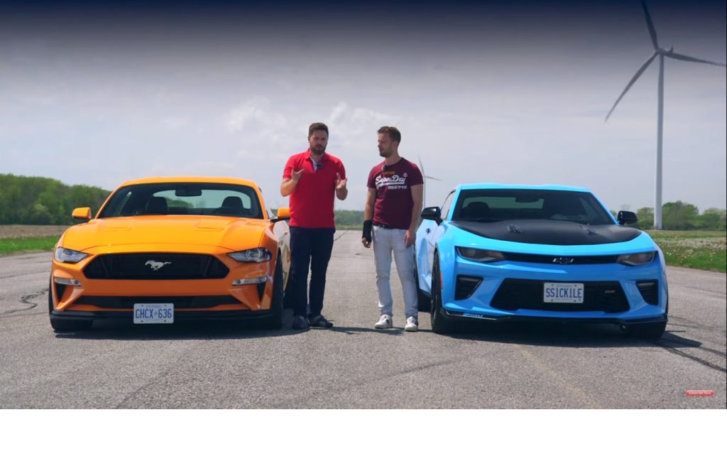 คู่ปรับตลอดกาล Mustang GT Vs Camaro SS มาฟาดกันอีกครั้ง งานนี้ใครจะชนะ