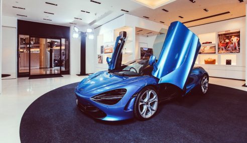 “McLaren Bangkok” เผยโฉมซูเปอร์คาร์รุ่นล่าสุดตอกย้ำความเป็นผู้นำแห่งยนตกรรมสัญชาติอังกฤษ