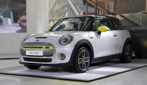 เปิดตัว “MINI Cooper SE” รถยนต์ขับเคลื่อนด้วยพลังงานไฟฟ้า 100% รุ่นแรกจากมินิ เพียง 25 คันเท่านั้น