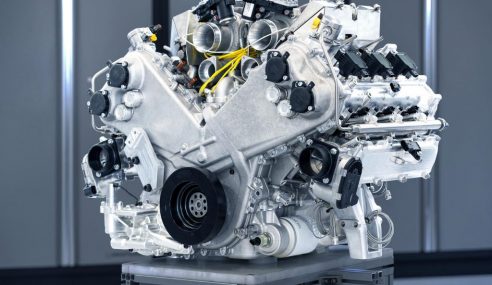 Aston Martin เปิดตัวเครื่องยนต์ V6 ไฮบริดใหม่ ที่ทรงพลังกว่า V12
