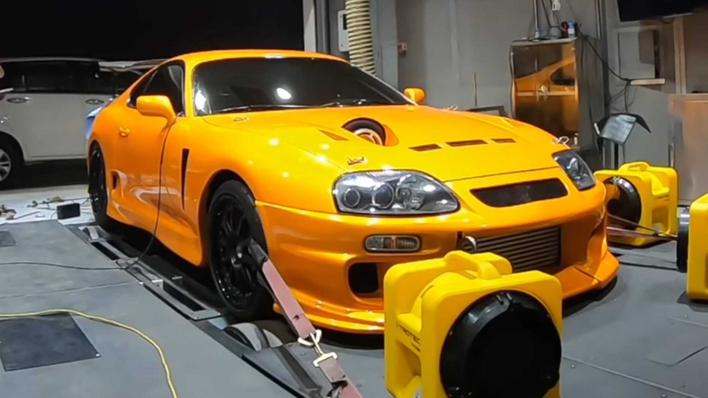 จับ Toyota Supra ในตำนานไปวิ่งไดโน จนพบกำลังที่เกินคาด 2,033 แรงม้า (ที่ล้อ)