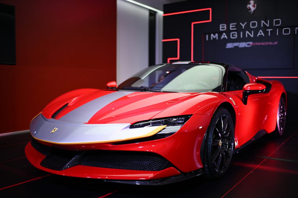 เปิดตัว Ferrari SF90 Stradale ม้าลำพองตัวแรงสุดในประวัติศาสตร์ 1,000 แรงม้า ค่าตัว 40.9 ล้าน