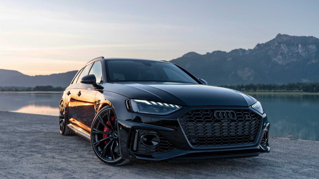 Audi RS4 Avant ที่ถูกอัพเกรดให้ดำสนิททั้งคัน จนมันกลายเป็นรถที่ดุดันน่าค้นหา