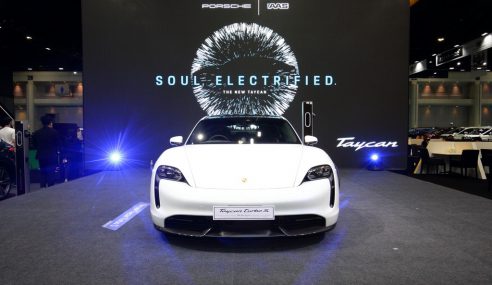 เปิดตัว Porsche Taycan อย่างเป็นทางการที่งาน Bangkok International Motor Show 2020
