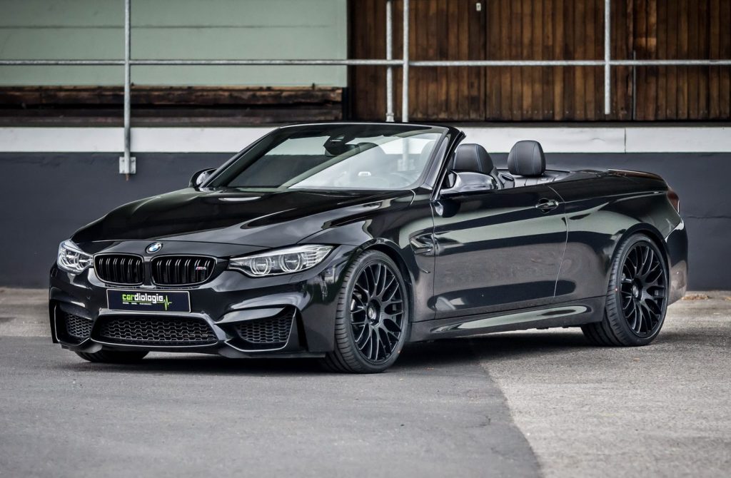 ดำในดำ BMW M4 Cabrio ที่มาในมาดคมเข้ม พร้อมกำลังดุ 513 แรงม้า