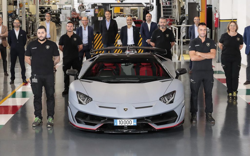 Lamborghini Aventador คันที่ 10,000 คันนี้ มันกำลังจะเดินทางมายังประเทศไทย