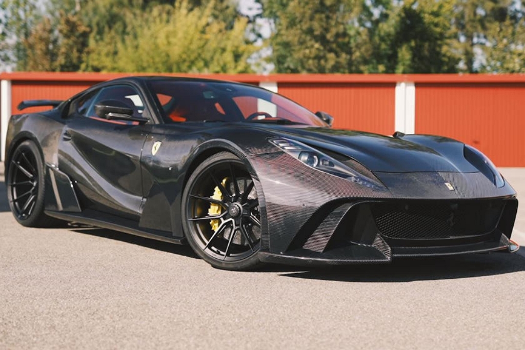 Ferrari 812 Superfast ผลงานระดับมาสเตอร์พีซ ทุกพื้นที่บนรถมีแต่คาร์บอนไฟเบอร์
