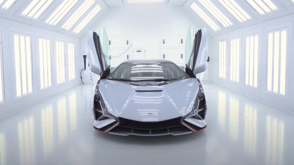 ประสบการณ์ที่ประเมินค่าไม่ได้ เจ้าของ Lamborghini Sian ถูกเชิญให้มาดูความคืบหน้าของรถถึงโรงงานผลิต
