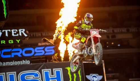 “ร็อคเซ่น” ควบ CRF450R ซิวแชมป์อินเดียนาโปลิส ผงาดจ่าฝูงทิ้งคู่แข่ง 6 แต้ม