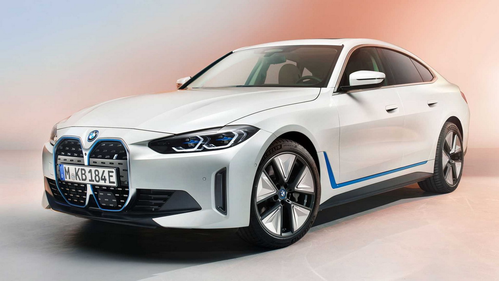 เผยโฉม BMW i4 ปี 2022 ด้วยพลัง 523 แรงม้า และวิ่งได้ถึง 483 กิโลเมตร