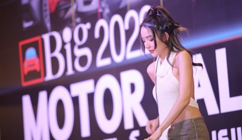 พาชมพริตตี้สาวสวย ในงานมหกรรมเปิดโลกยานยนต์ Big Motor Sale 2022